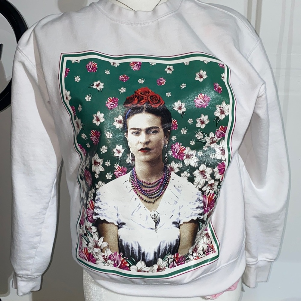 Frida Kahlo Sweatshirt. White,